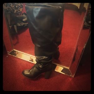 Hunky heel slouchy boots